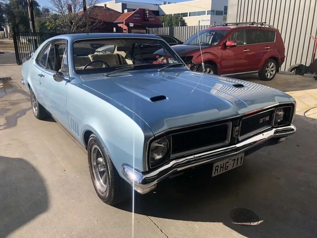 CLASSIC CAR RESTORATION